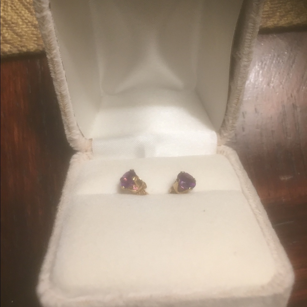 .94ctw 10KT Ametyst Earings
